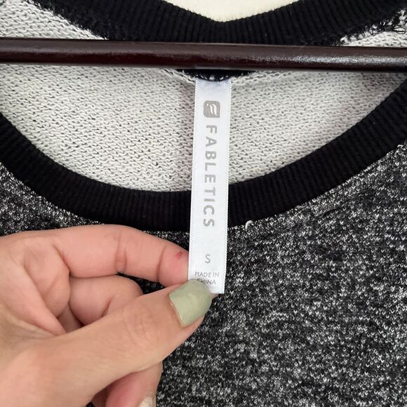 Fabletics Keeva Pullover Black Speckled Tulip Hem Long Sleeve Crop Top | Size S - Picture 7 of 9